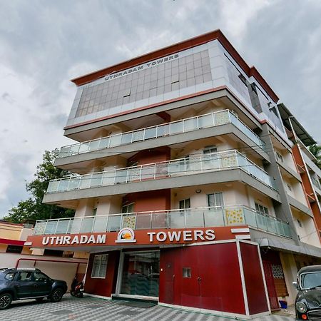 Oyo Flagship Uthradam Towers Hotel Thiruvananthapuram Kültér fotó