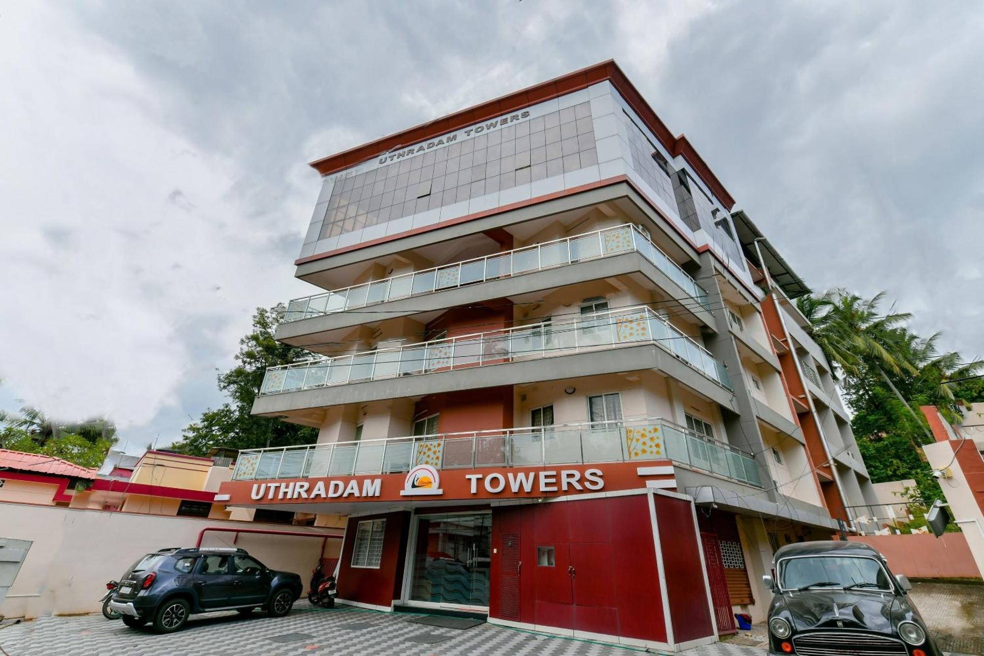 Oyo Flagship Uthradam Towers Hotel Thiruvananthapuram Kültér fotó