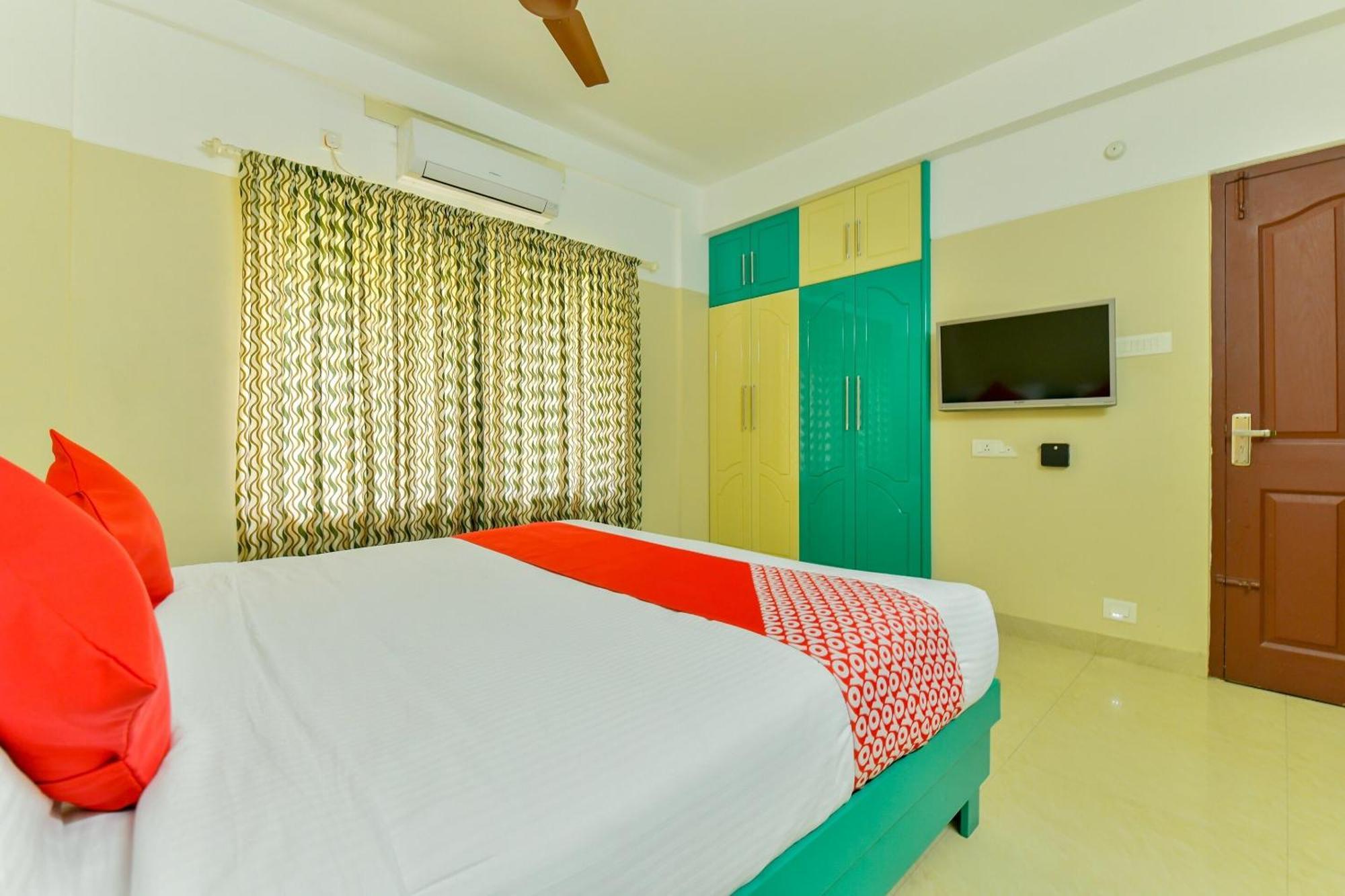 Oyo Flagship Uthradam Towers Hotel Thiruvananthapuram Kültér fotó