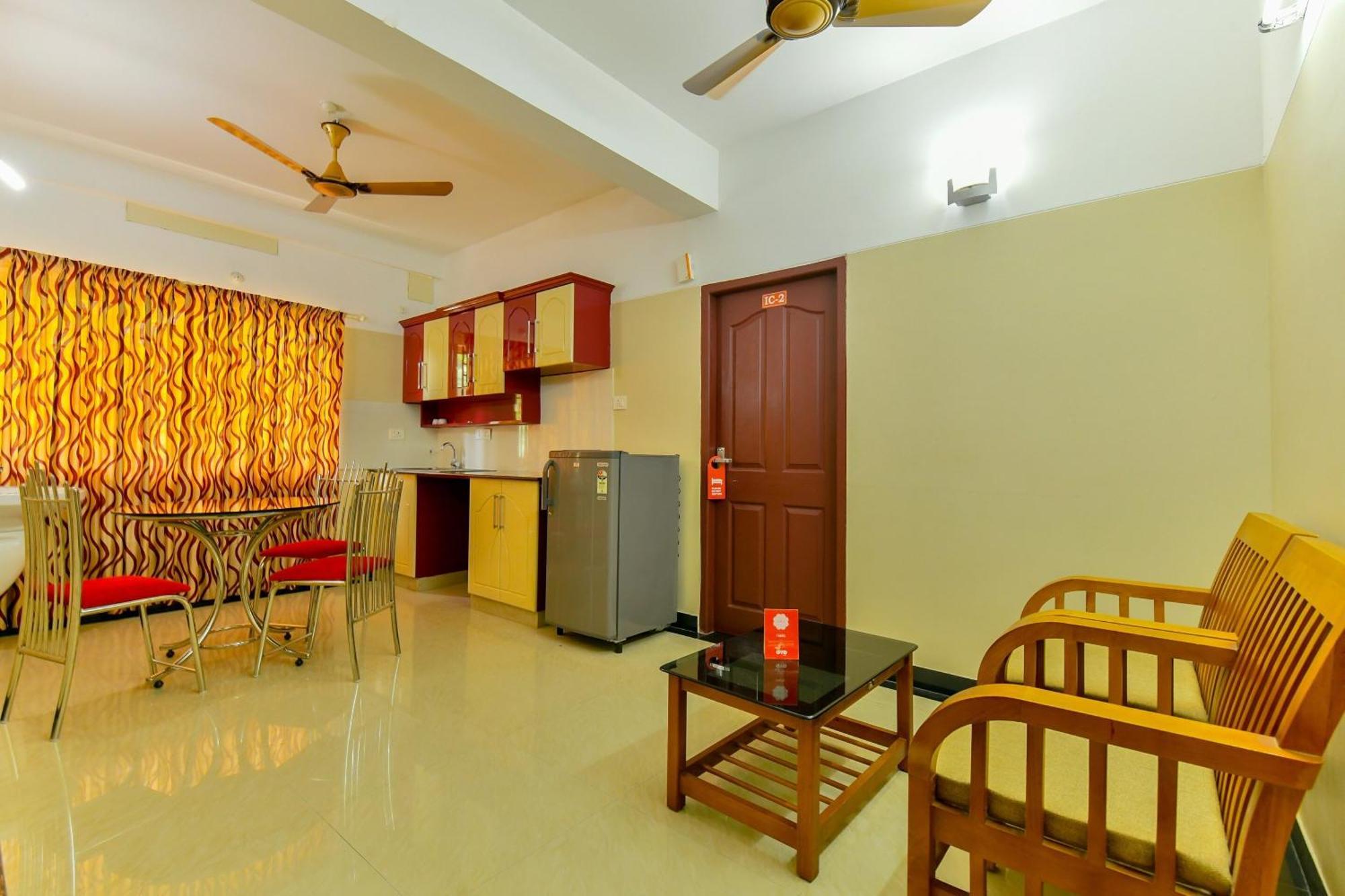 Oyo Flagship Uthradam Towers Hotel Thiruvananthapuram Kültér fotó