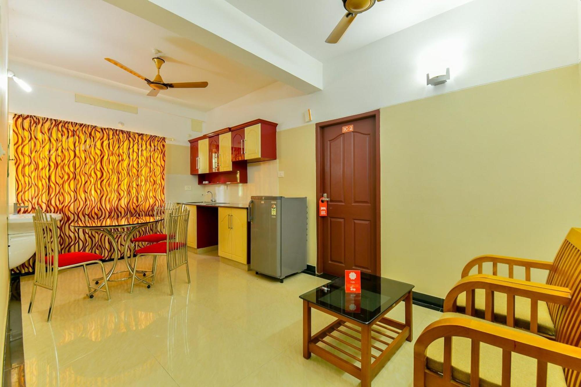 Oyo Flagship Uthradam Towers Hotel Thiruvananthapuram Kültér fotó