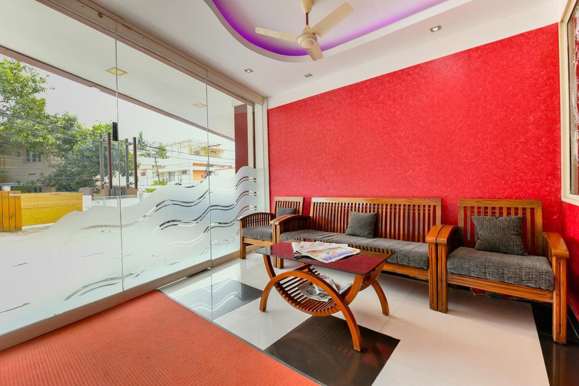 Oyo Flagship Uthradam Towers Hotel Thiruvananthapuram Kültér fotó