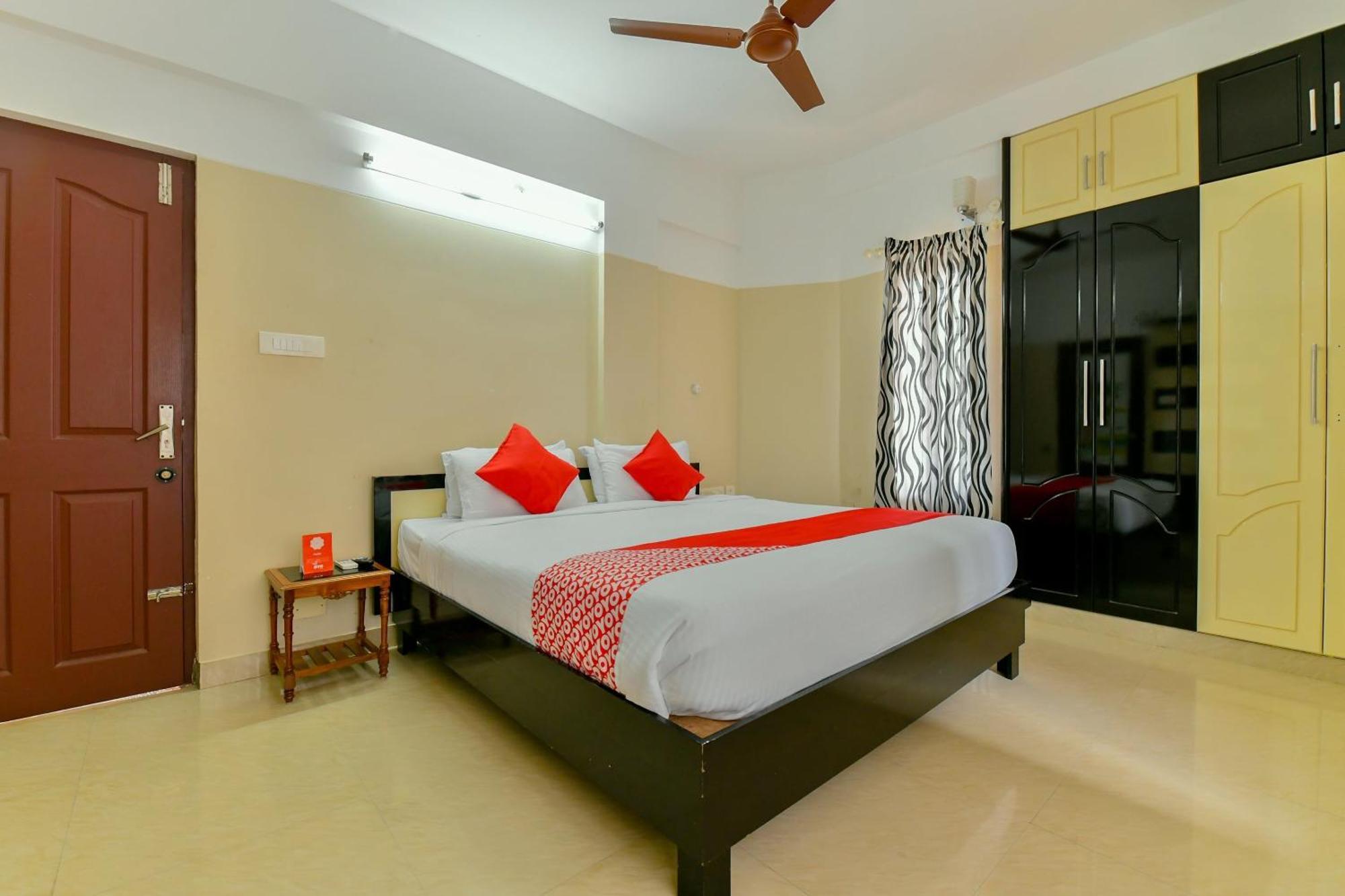 Oyo Flagship Uthradam Towers Hotel Thiruvananthapuram Kültér fotó