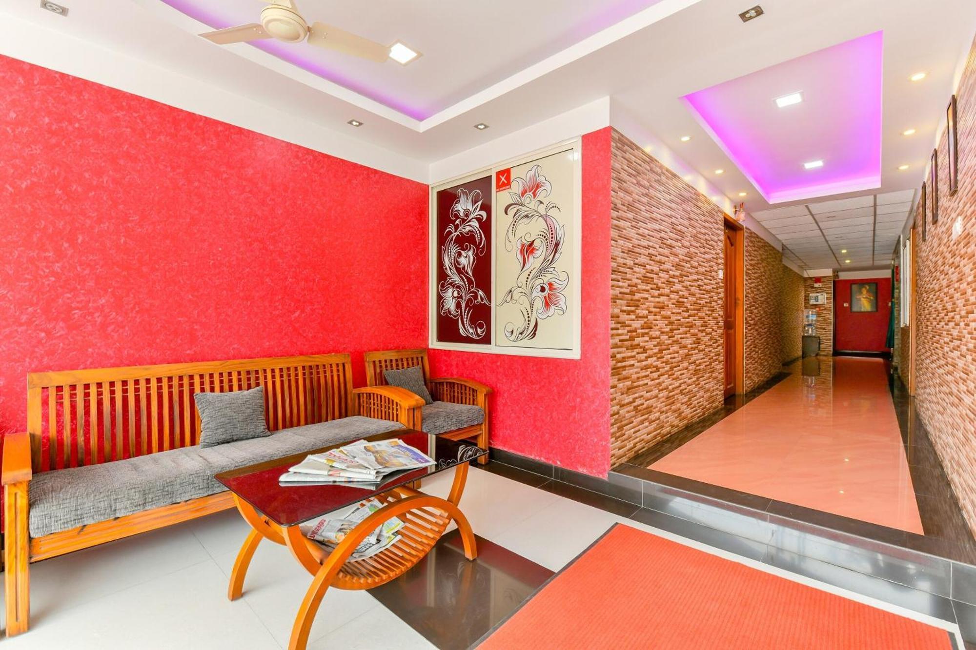 Oyo Flagship Uthradam Towers Hotel Thiruvananthapuram Kültér fotó